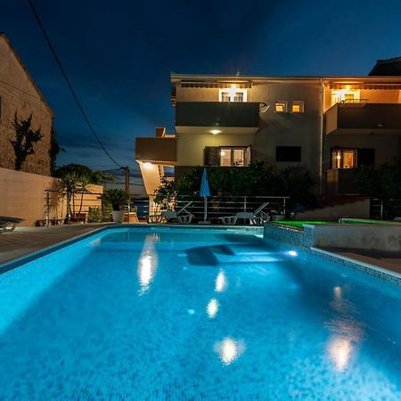 Apartments Villa Magdalena โตรกีร์ ภายนอก รูปภาพ