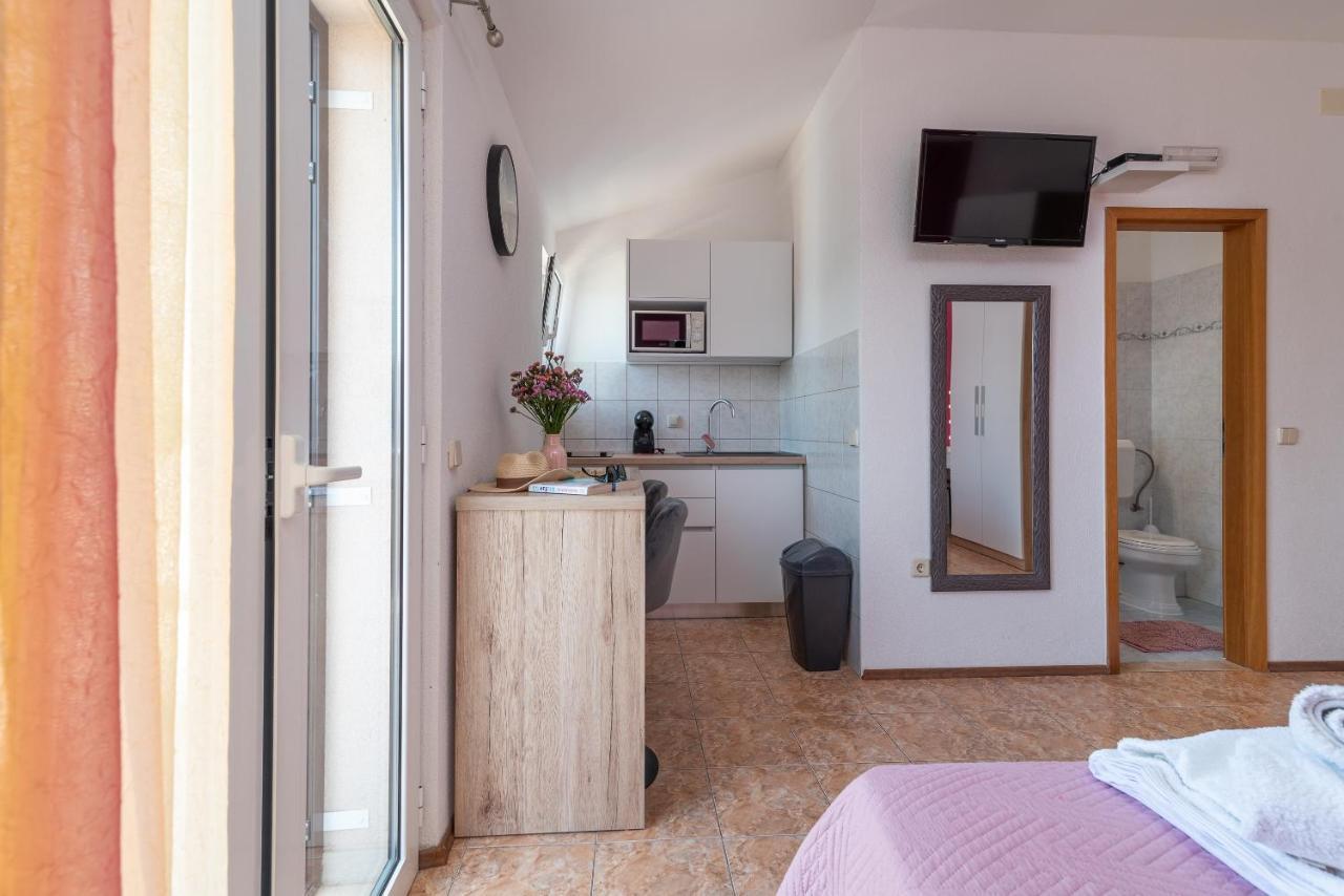 Apartments Villa Magdalena โตรกีร์ ภายนอก รูปภาพ