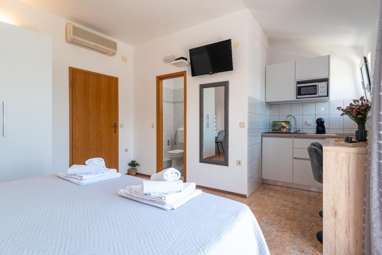 Apartments Villa Magdalena โตรกีร์ ภายนอก รูปภาพ